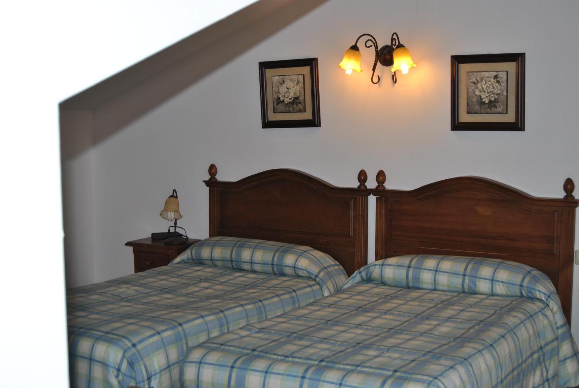 Hostal Rural Amador Puente de Vadillos Quarto foto