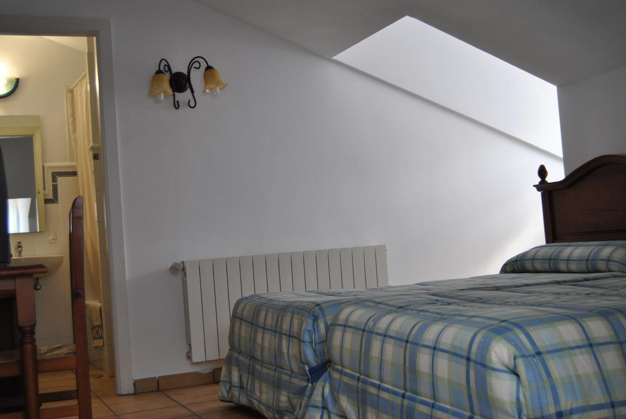 Hostal Rural Amador Puente de Vadillos Quarto foto